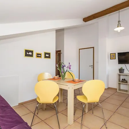 1 Bedroom Cozy In Palit